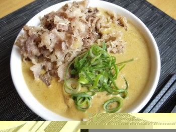 肉盛りカレー丼（ミニサラダ付）